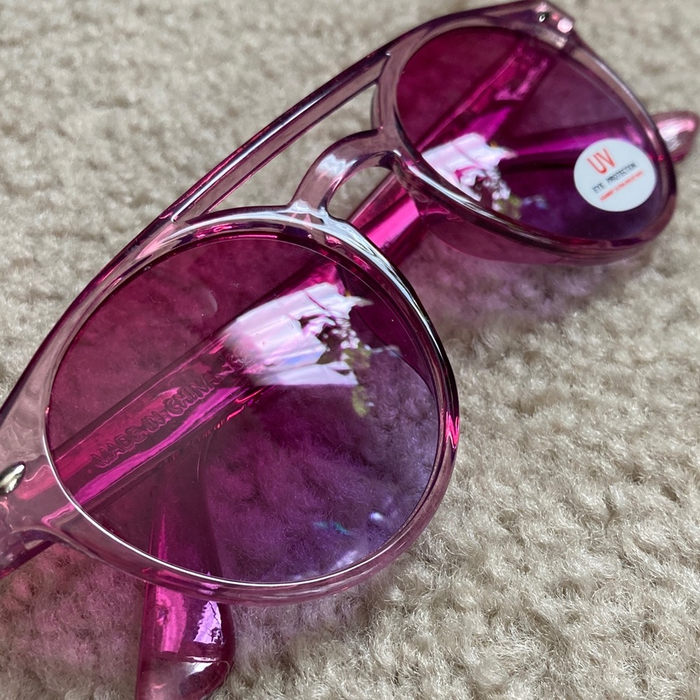 💝Valentine's Day Purple Pink Ombre Sunglasses Translucent Plastic - Picture 2 of 7